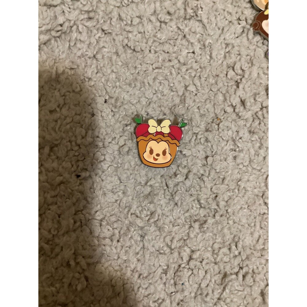 Disney Parks Munchling Series 4 Blind Pin Minnie Mouse Cherry Tart Munchlings